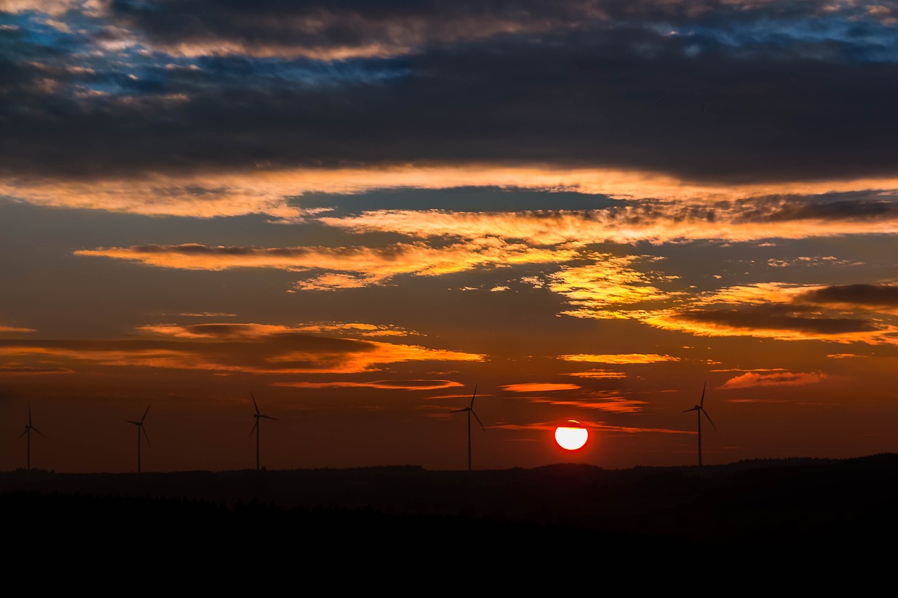 erfahren sie alles über windenergietechniker – die fachleute, die für die installation, wartung und reparatur von windkraftanlagen verantwortlich sind. entdecken sie die karrieremöglichkeiten und die anforderungen für diesen zukunftsorientierten beruf in der erneuerbaren energiebranche.
