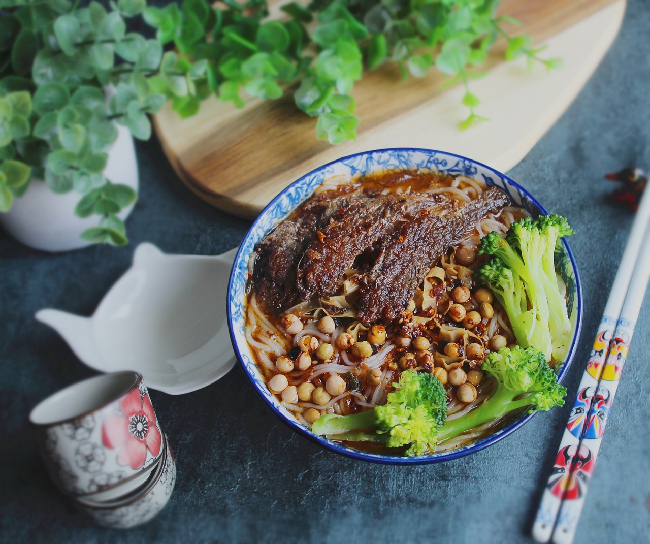 entdecken sie die köstliche welt der saisonalen küche, wo frische, lokale zutaten und kreative rezepte harmonisch zusammenkommen. genießen sie die aromen jeder saison und erleben sie unvergessliche geschmackserlebnisse.