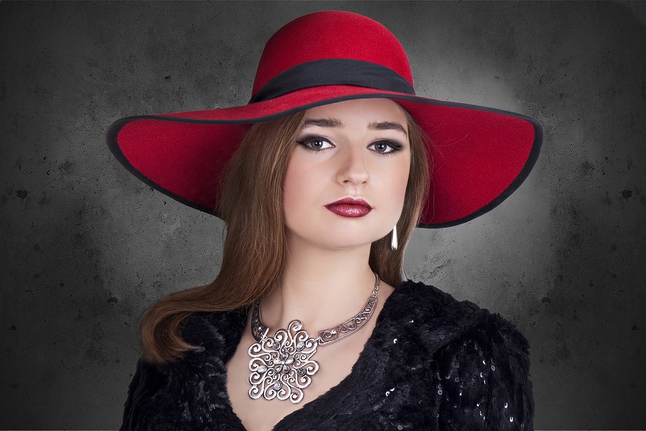 entdecken sie atemberaubenden schmuck in vielfältigen designs für jeden anlass. unsere kollektion umfasst elegante halsketten, ringe, ohrringe und armbänder, die ihren stil unterstreichen. perfekt für geschenke oder um sich selbst zu verwöhnen.