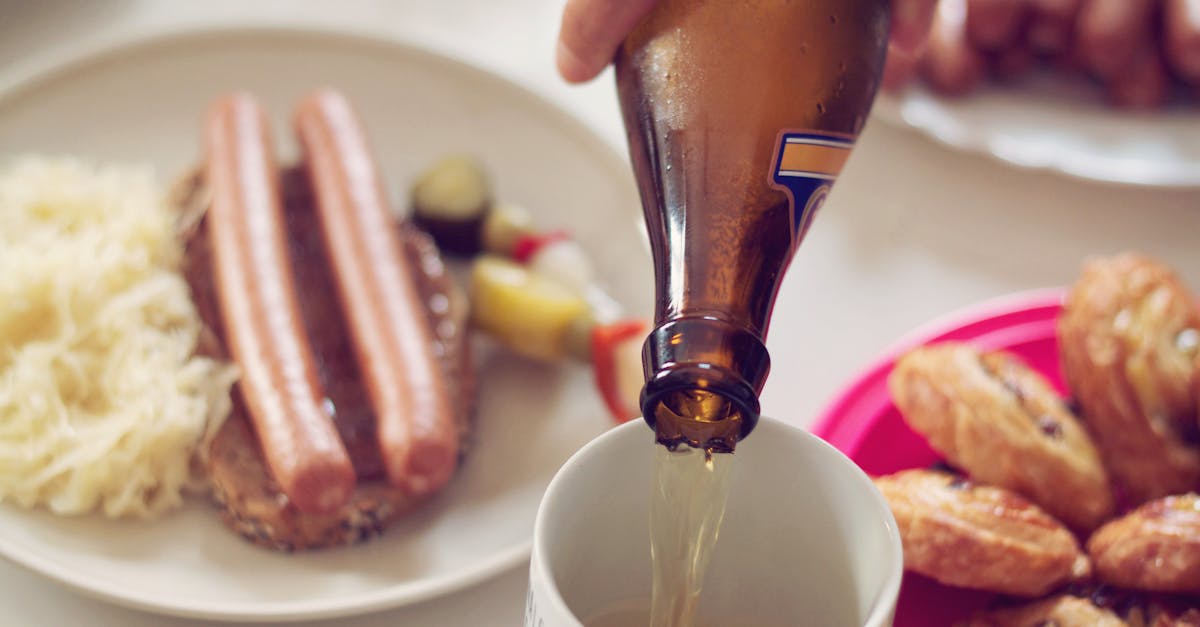Die besten Traditionen der deutschen Küche: Essen und Trinken